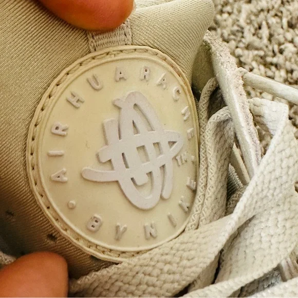 Nike Air Huarache Cream & White Gum Sole Size 8 - Picture 8 of 10